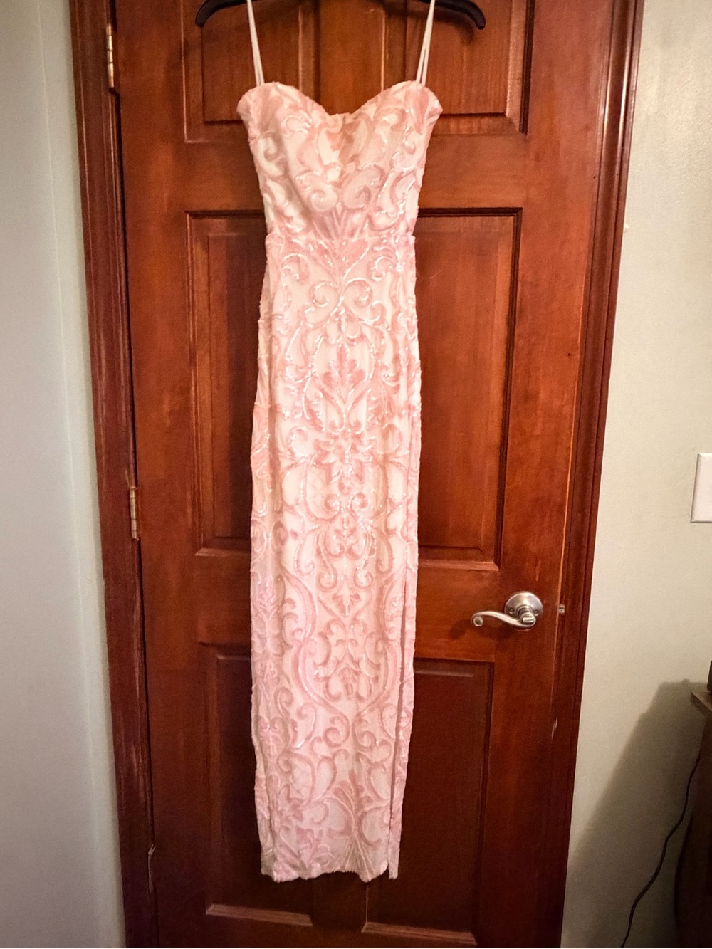 Elegant Pink Beaded Spaghetti Strap Evening Dress
